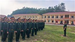Thiếu tướng Lê Xuân Thuân kiểm tra công tác huấn luyện các khối diễu binh, diễu hành